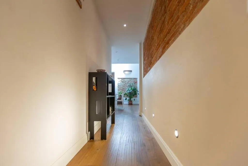Cozy Apartment In San Frediano Florence Italy