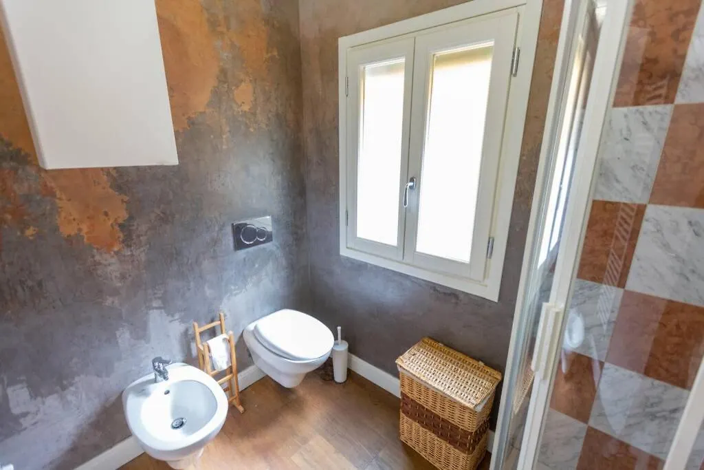 Cozy Apartment In San Frediano Florence
