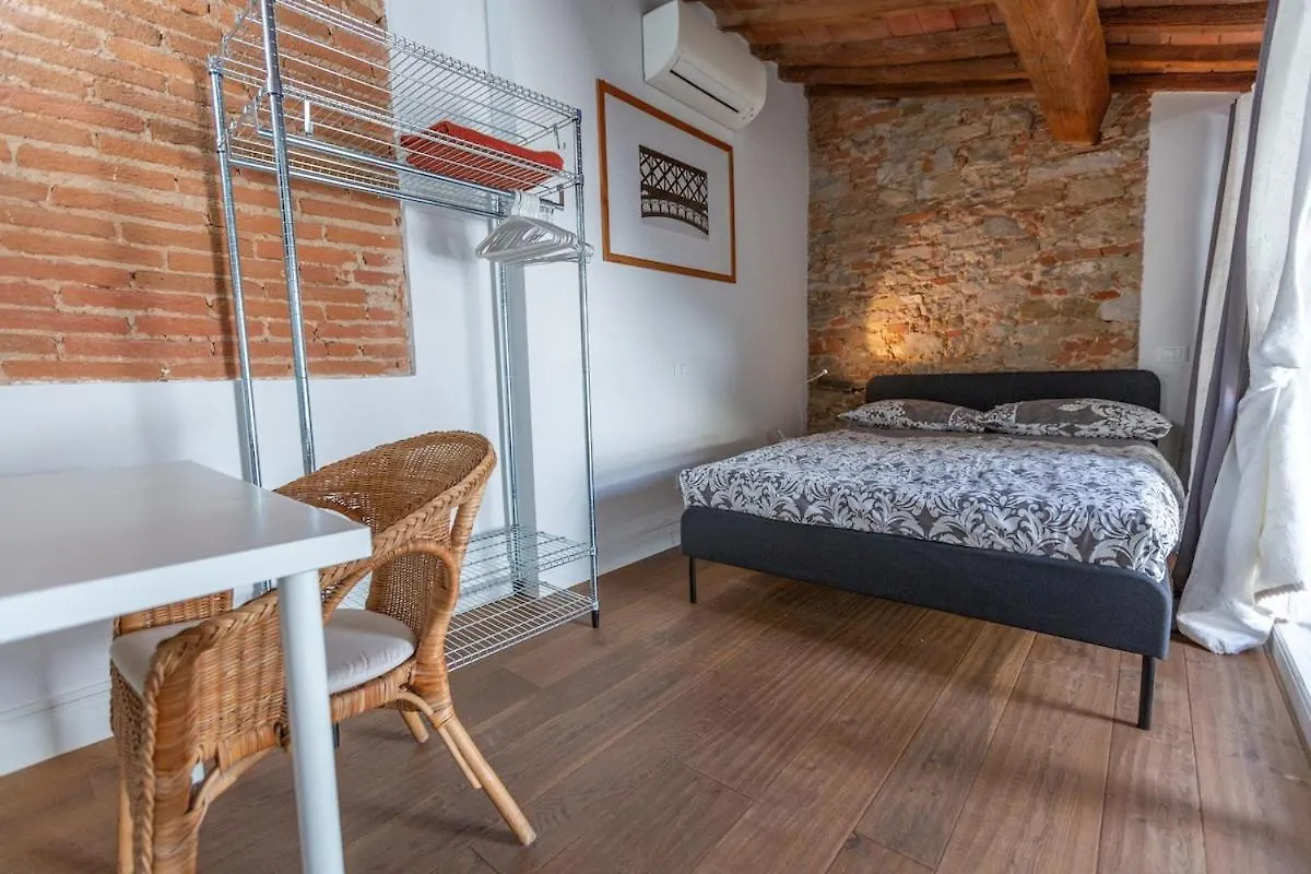 Cozy Apartment In San Frediano Florence Italy