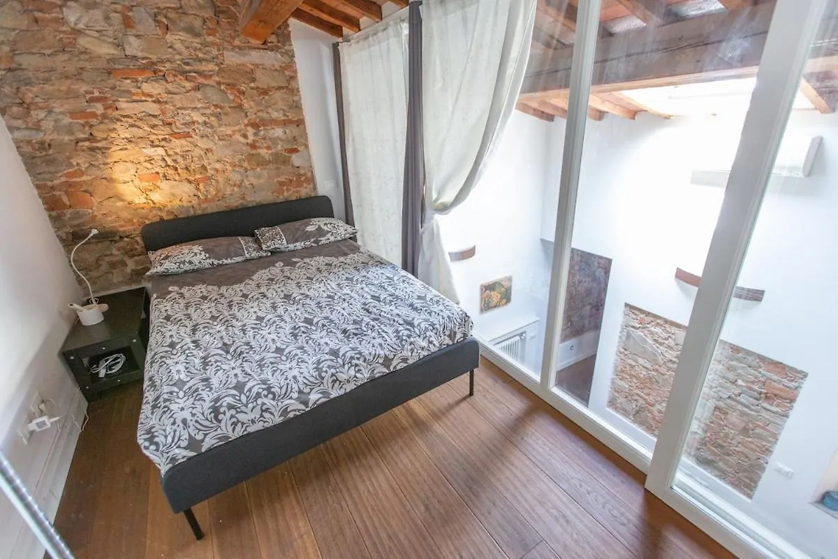 Cozy Apartment In San Frediano Florence